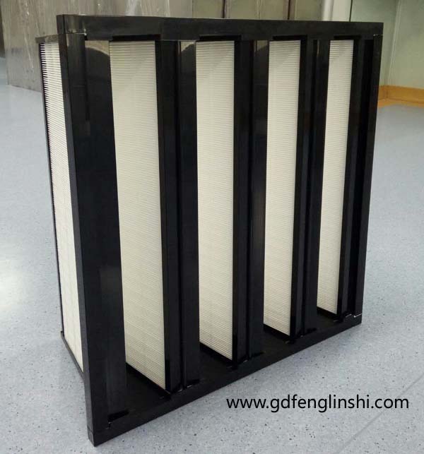 大風(fēng)量組合式高效過濾器具有過濾面積大，阻力低，使用壽命長(zhǎng)特點(diǎn)