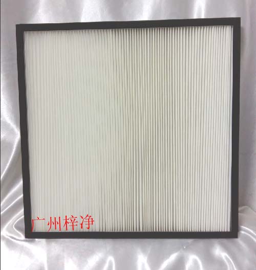 板式中效過(guò)濾器設(shè)計(jì)特點(diǎn)：風(fēng)量大、阻力小、結(jié)構(gòu)堅(jiān)固、可重復(fù)清潔使用。